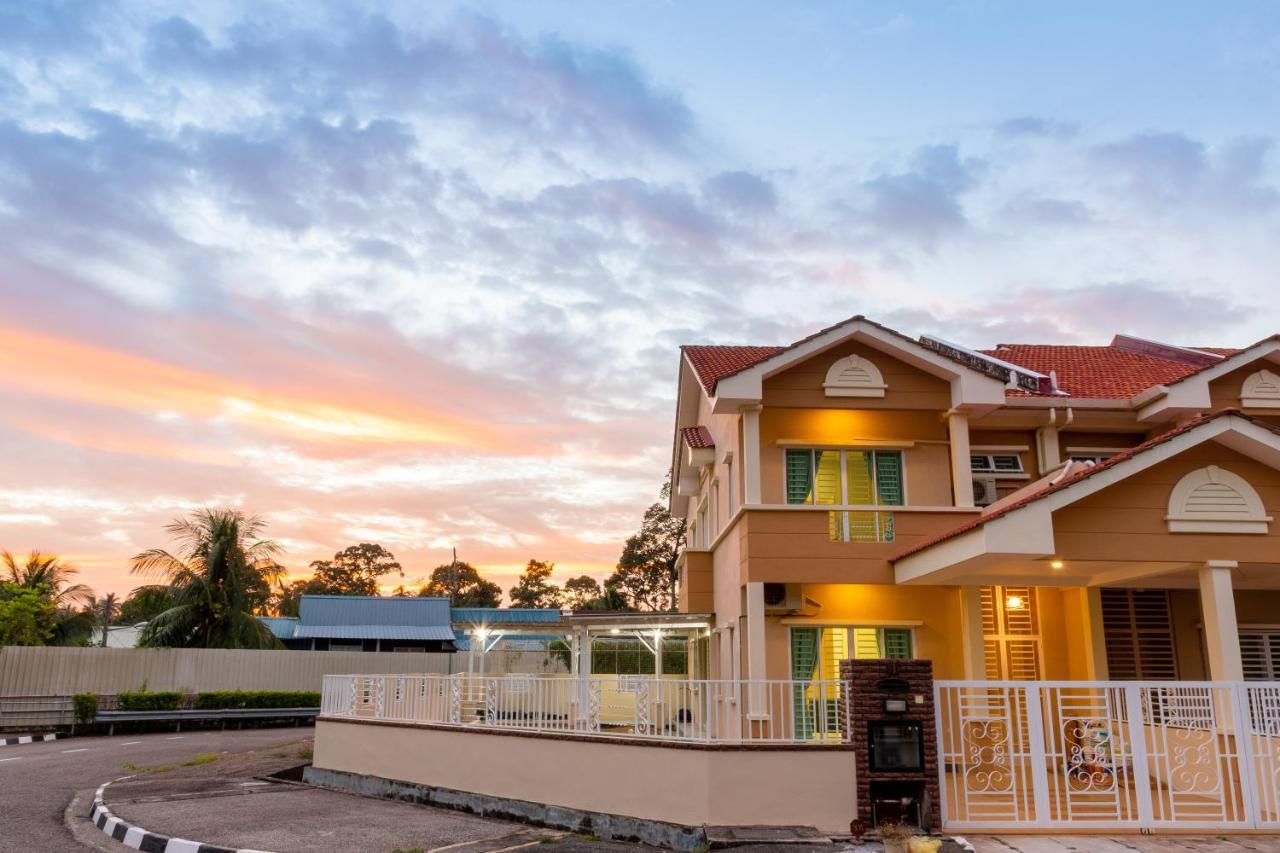 Tropikal Natura Lodge By D Imperio Homestay Penang Balik Pulau Luaran gambar