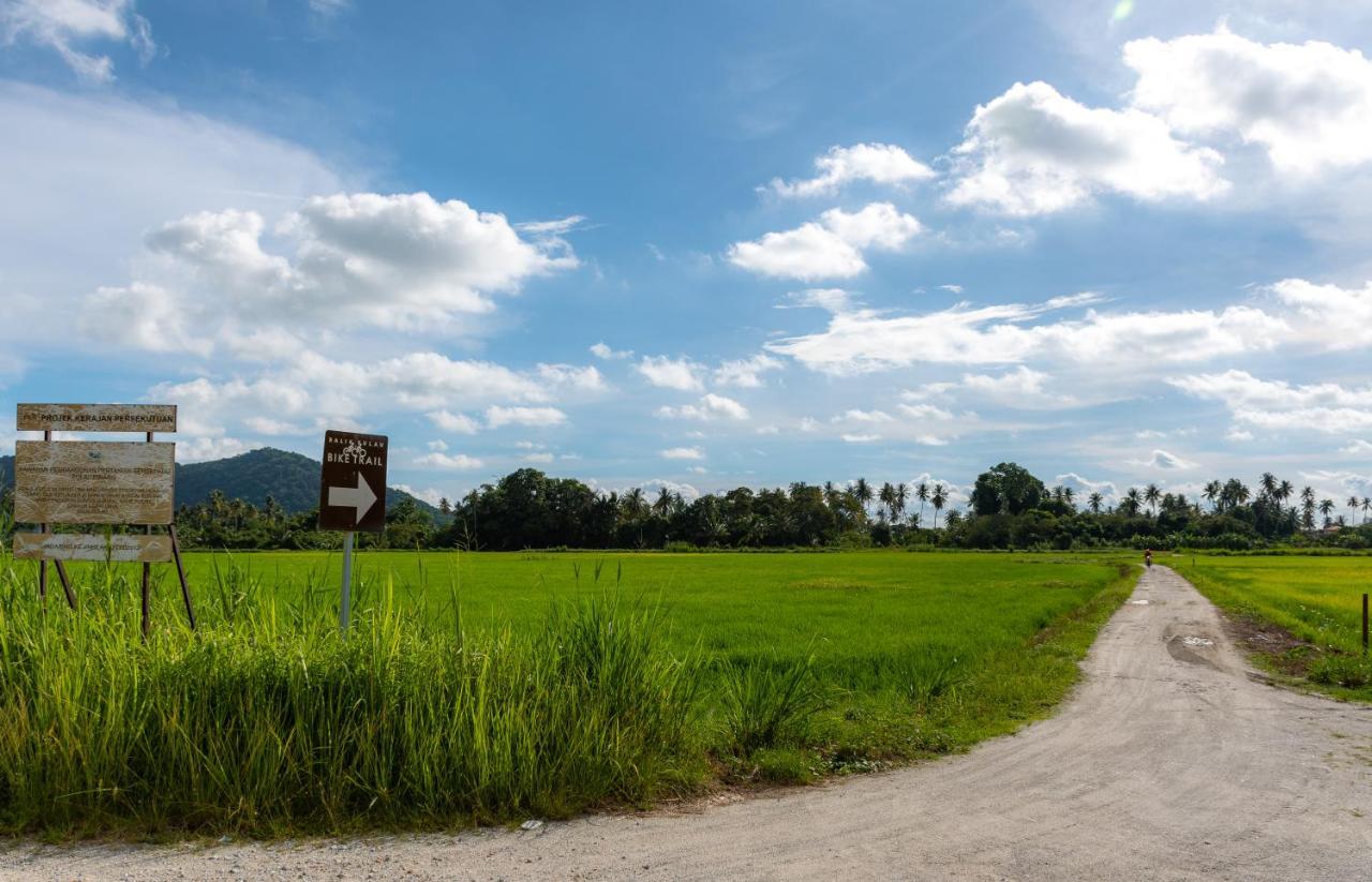 Tropikal Natura Lodge By D Imperio Homestay Penang Balik Pulau Luaran gambar